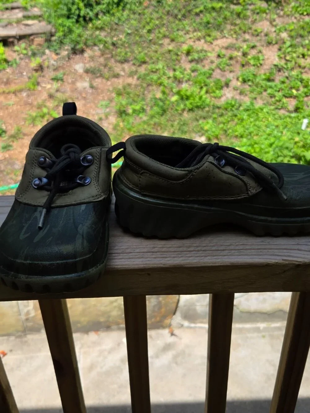 Crocs Camo Lace-Up Shoes – Kids Size Junior 2 (J2 / W4)